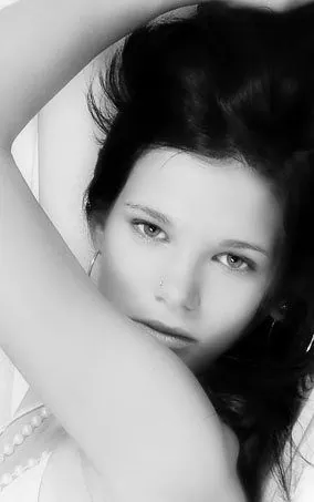 Nikola S. — modelka